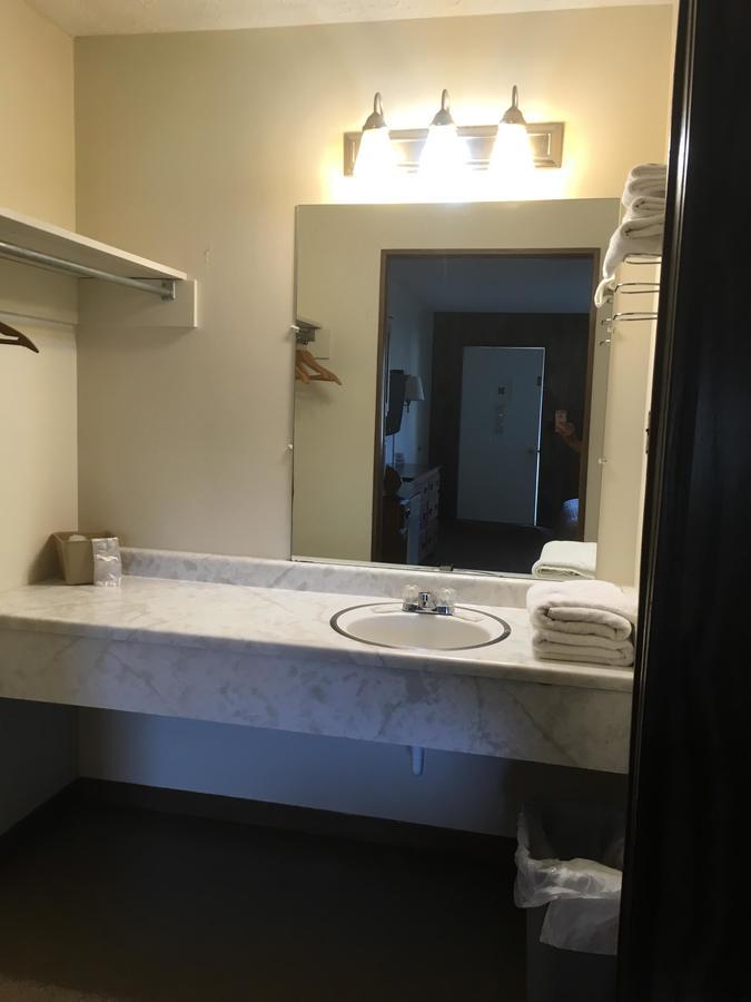Brown'S Motel Aberdeen Экстерьер фото