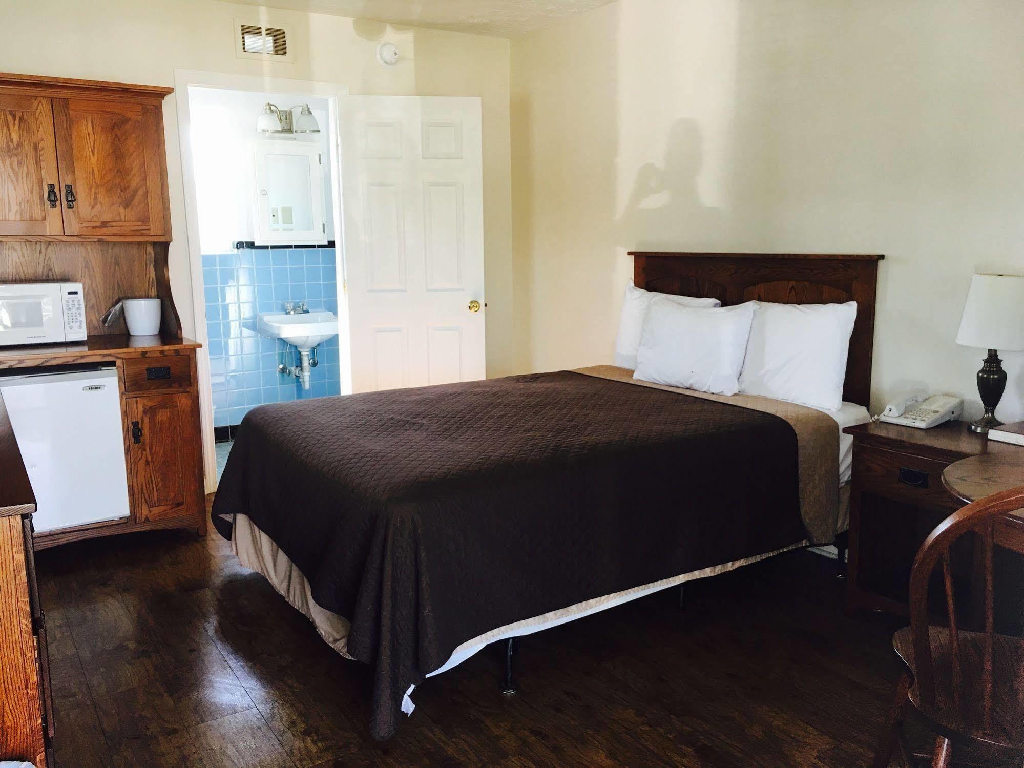 Brown'S Motel Aberdeen Экстерьер фото